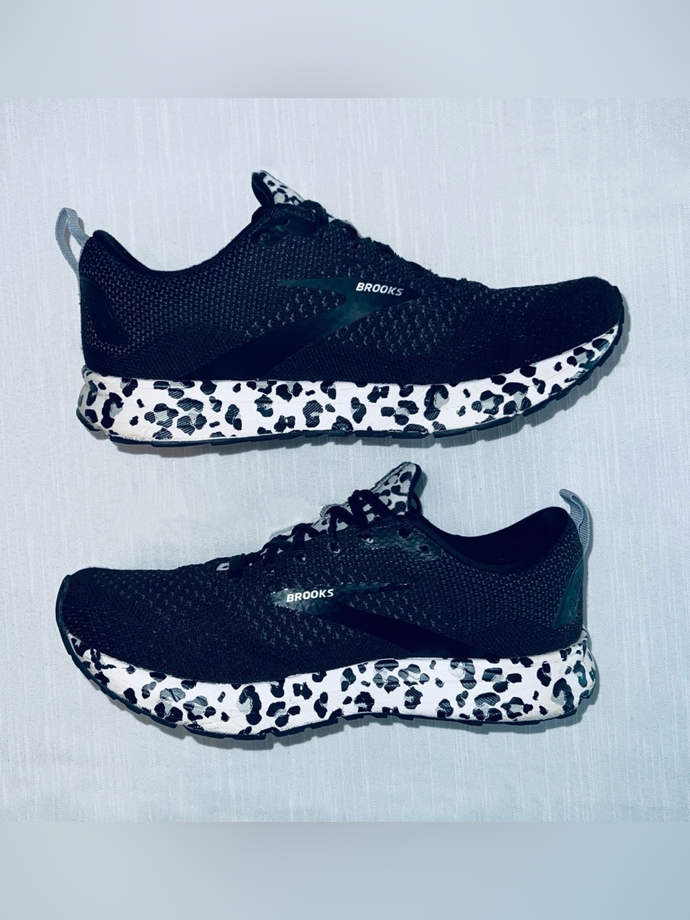 Brooks Revel 4 Tennis Shoes - Picture 2 of 4